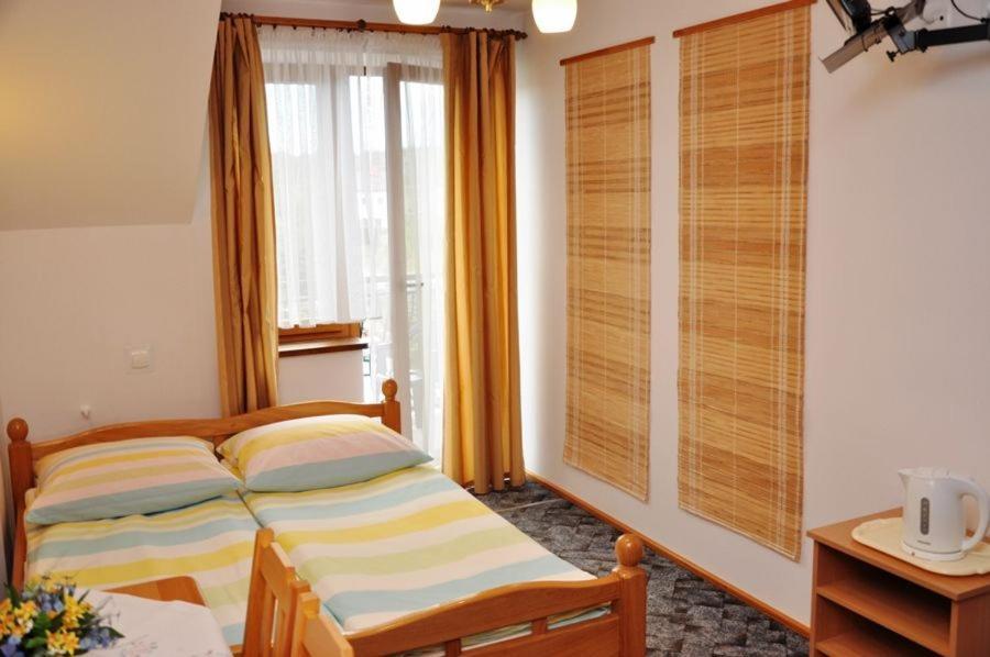 Hotel Jantar Ostrowo  Exterior foto